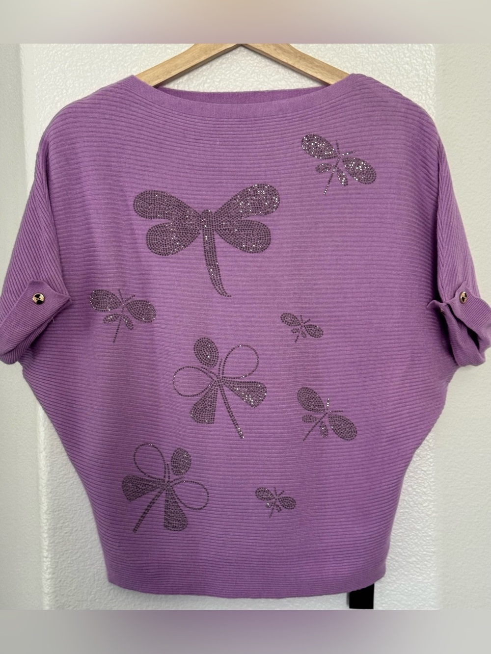 Women's Lavender Short-Sleeve Embellished Dragonfly Sweater